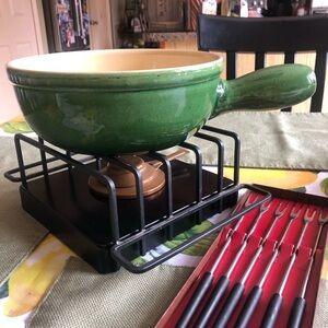 Beautiful vintage Green Ceramic Fondue Pot w copper  heater & metal stand 1960’s